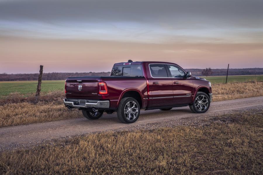  Ram 1500 Limited Crew Cab (DT) 2018 года  (фото 28 из 40)